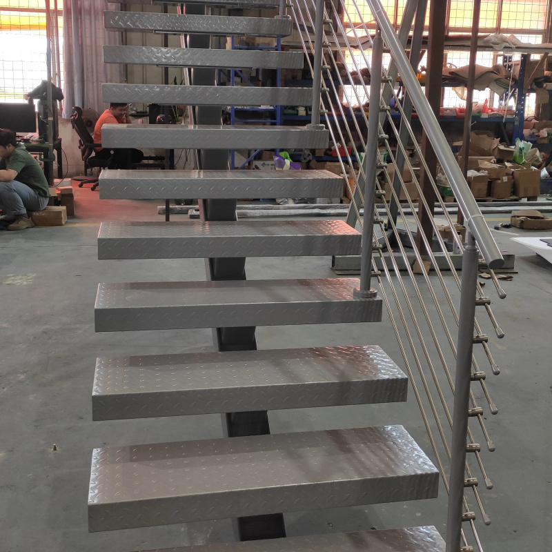Interior Design Usa - Maßgefertigte Fabrikprodukte: Neueste Design-Treppengeländer aus Edelstahl,