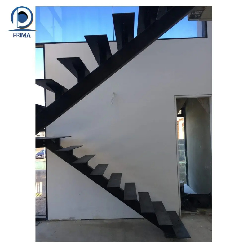 Maßgefertigte Einholm-Treppe - – Interior Design Usa Bewertung und Preis